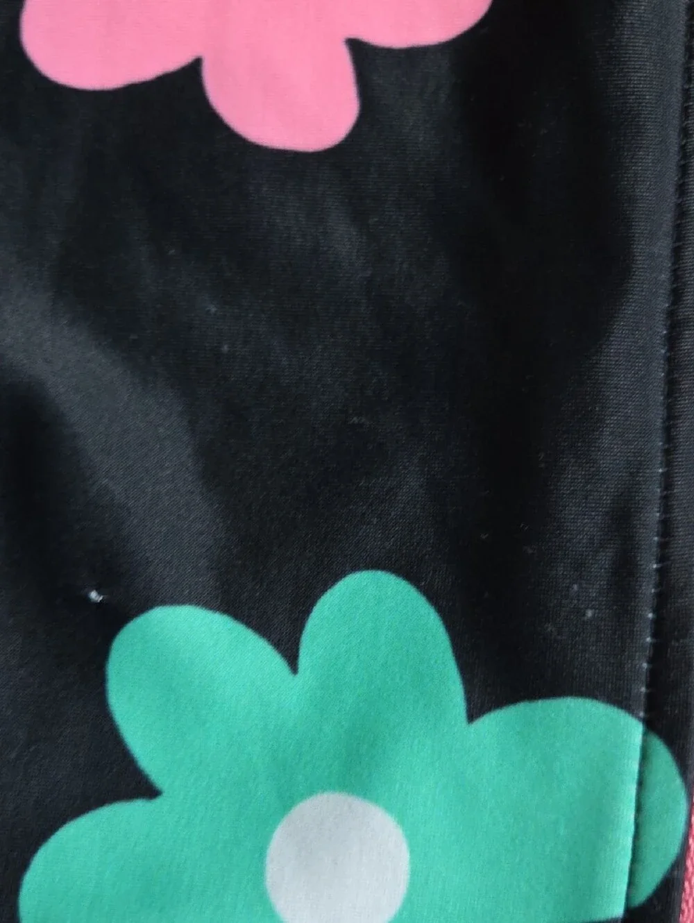 Old Navy Kids Black Long-Sleeve Floral Rash Guard Swimsuit with Pink Zipper